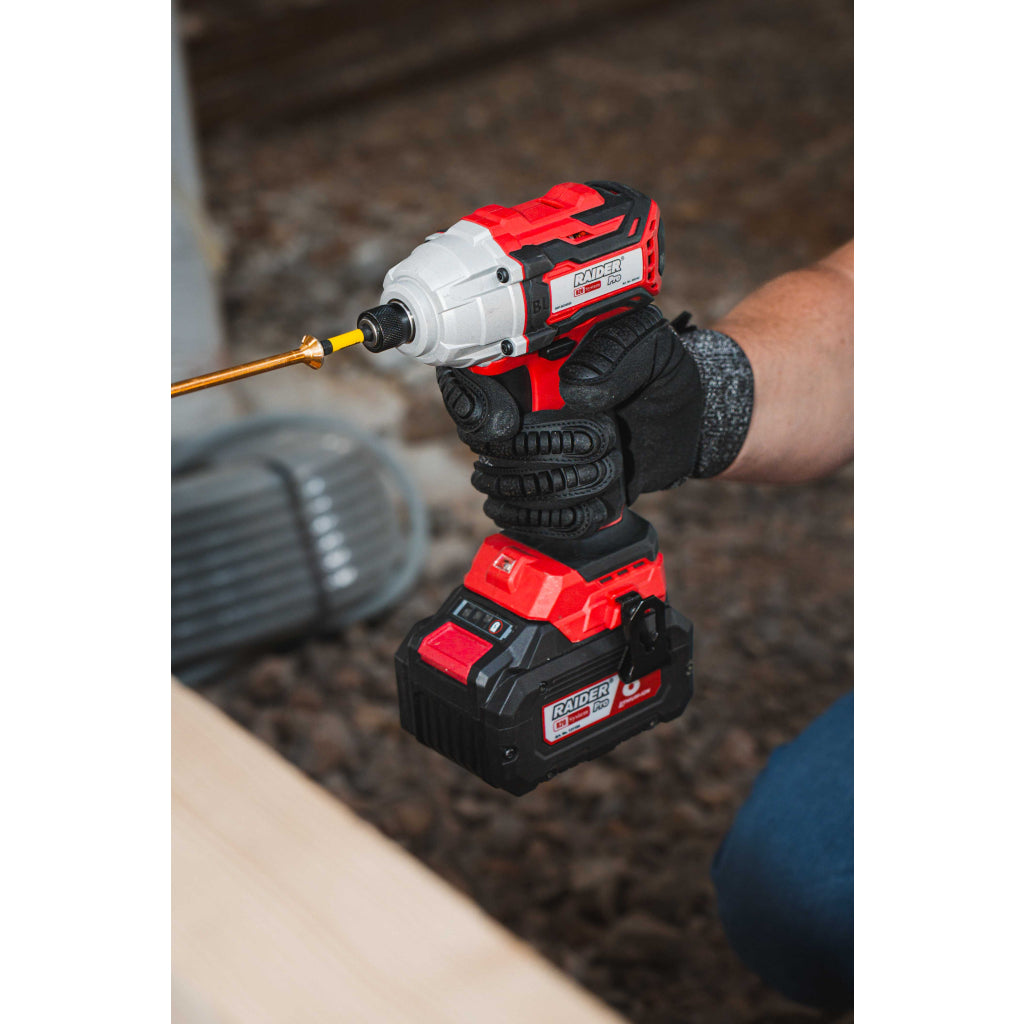 Ударен винтоверт 1/4 шестограм 180 Nm RAIDER