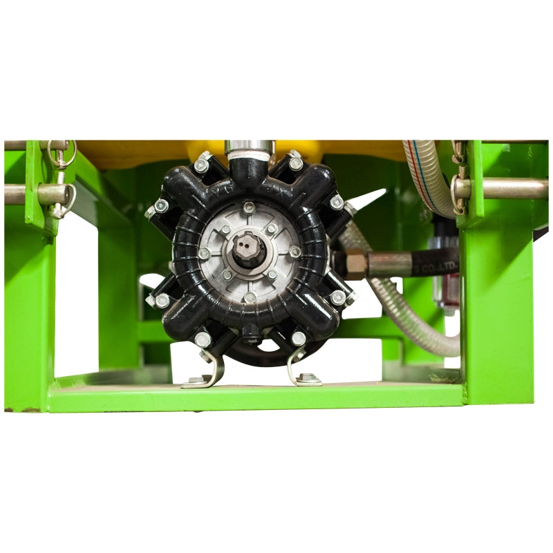 Разпръсквач на торове FLS600 от неръждаема стомана с управление в кабината и включен карданен вал