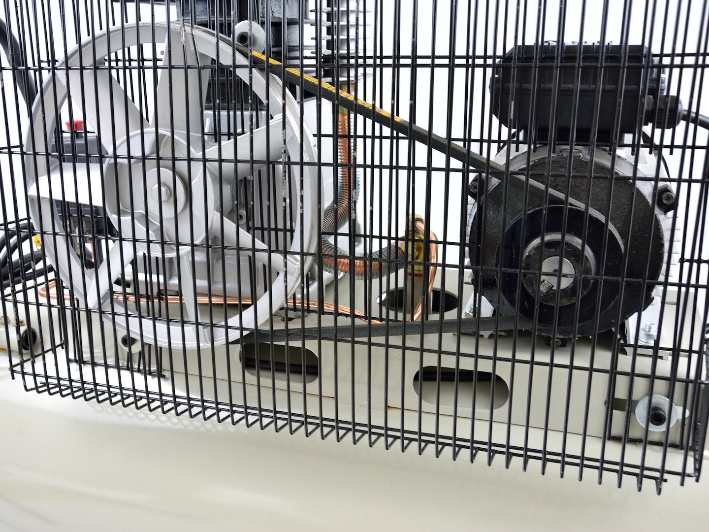 Въздушен компресор 100 л 420 л/мин. 220V GEKO