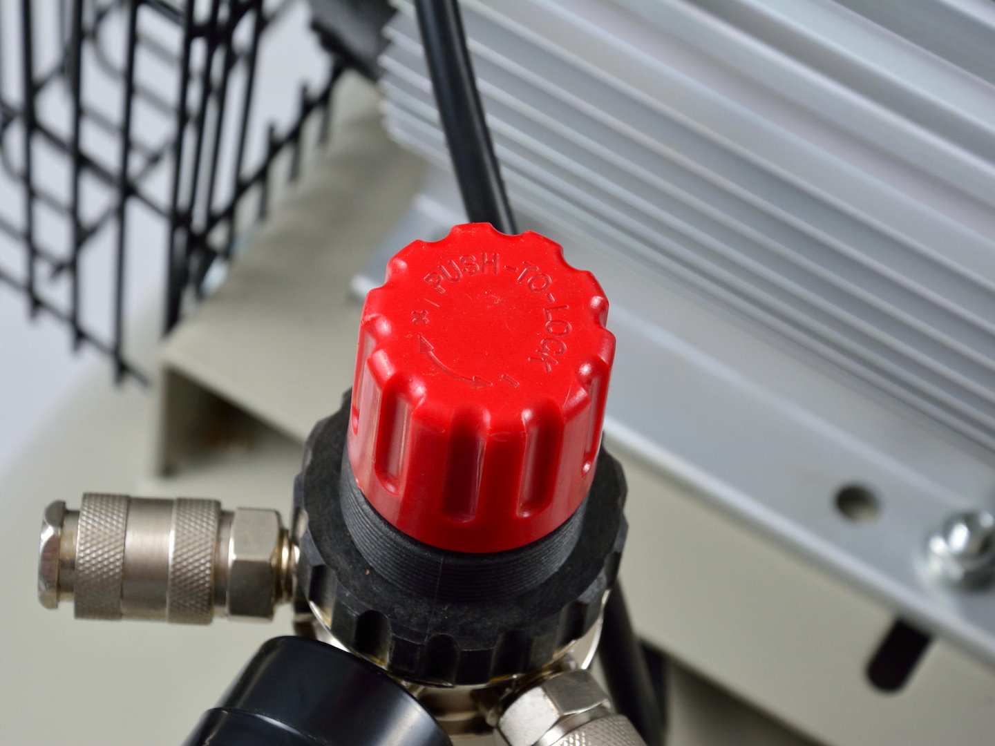 Въздушен компресор 100 л 420 л/мин. 220V GEKO