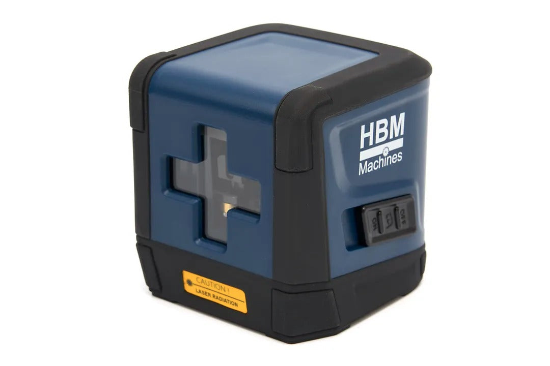 Лазерен нивелир с кръстасони линии и статив, точност ±3 мм/10 м, обхват 30 м, IP54, идеален за прецизно подравняване HBM