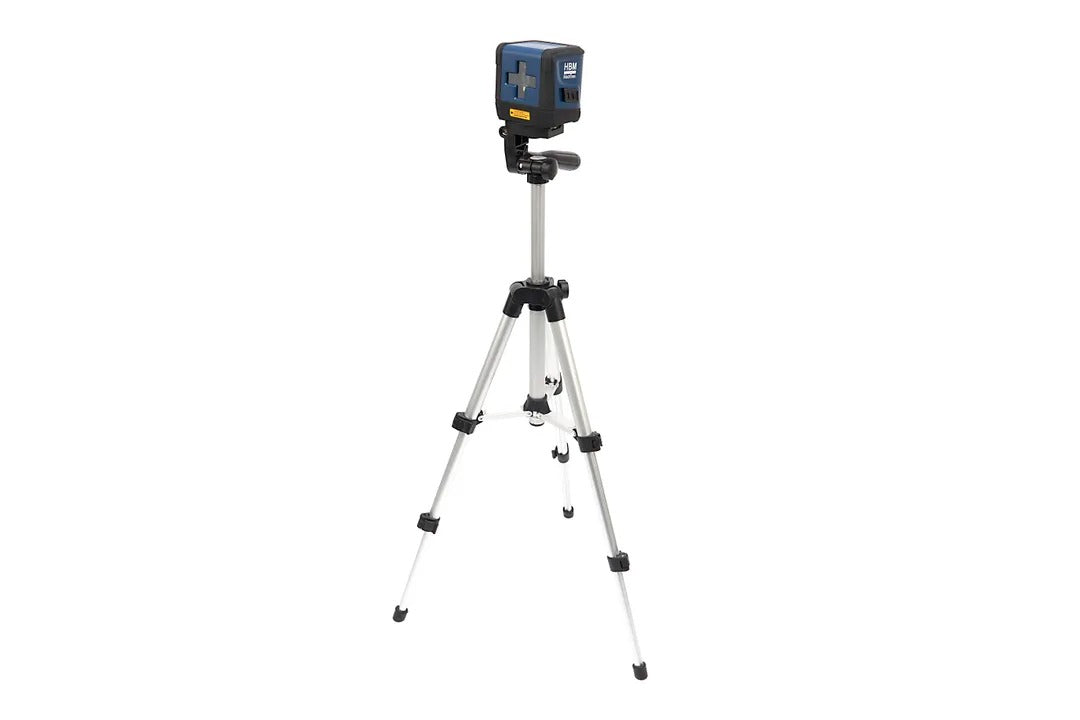 Лазерен нивелир с кръстасони линии и статив, точност ±3 мм/10 м, обхват 30 м, IP54, идеален за прецизно подравняване HBM