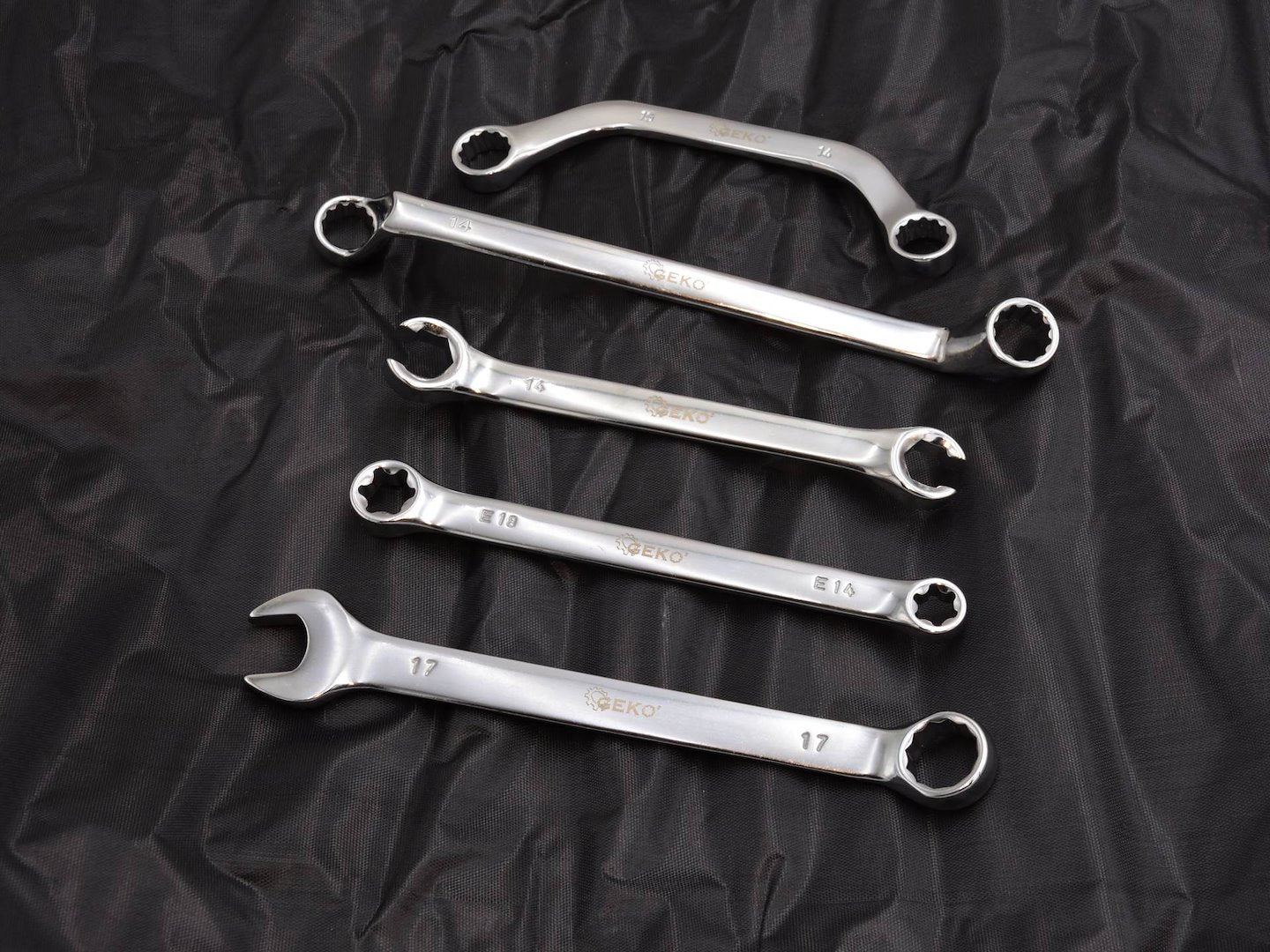 Пълен комплект от 47 гаечни ключа CRV – с фиксиран пръстен, с ъглов пръстен, полумесечни и тръбни гаечни ключове – GEKO