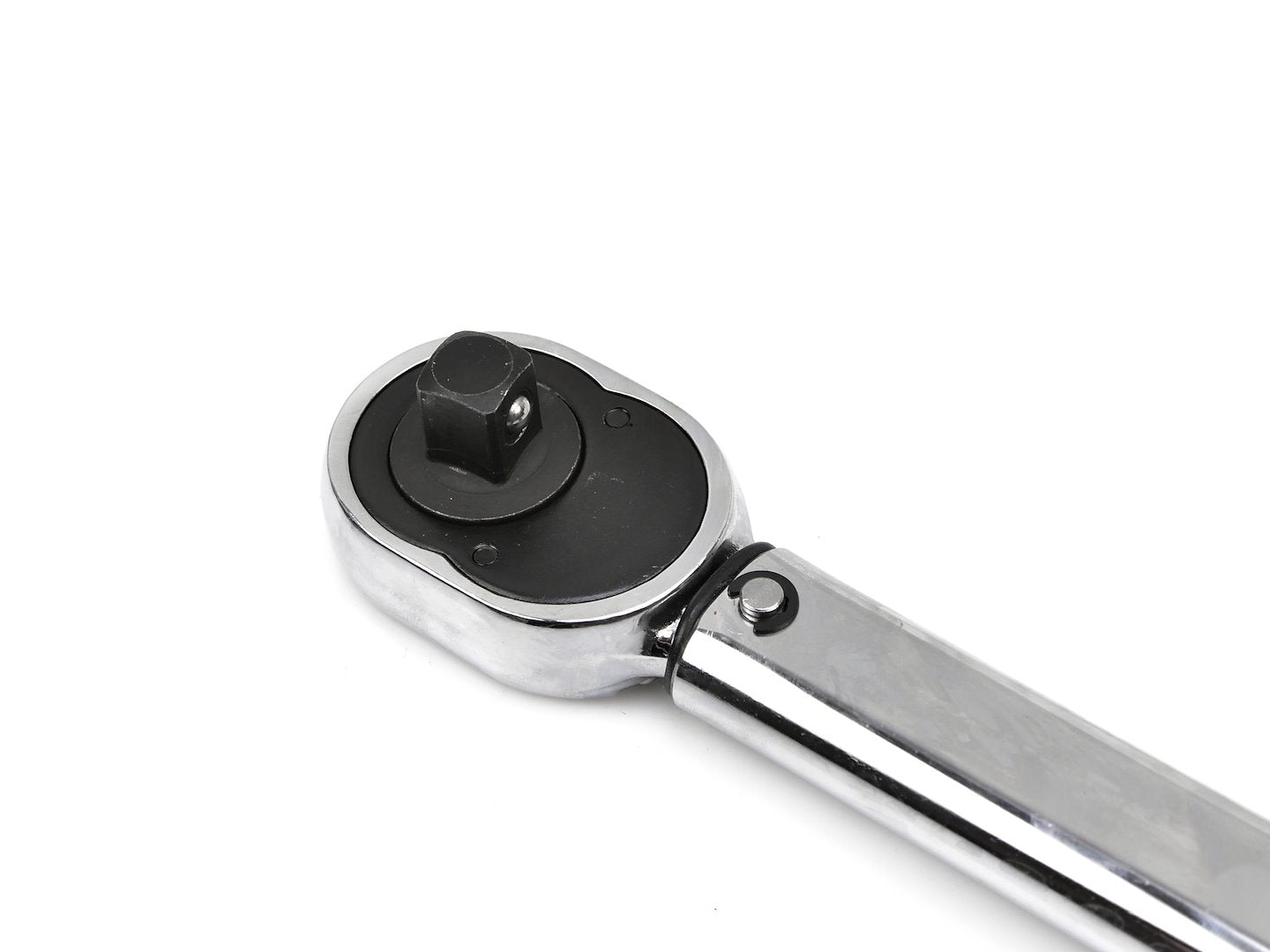 Комплект динамометричен ключ 1/2" 28-210NM с вложки и удължител GEKO