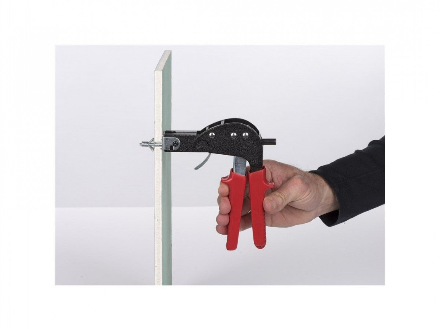 Комплект монтажни клещи и дюбели за гипсокартон