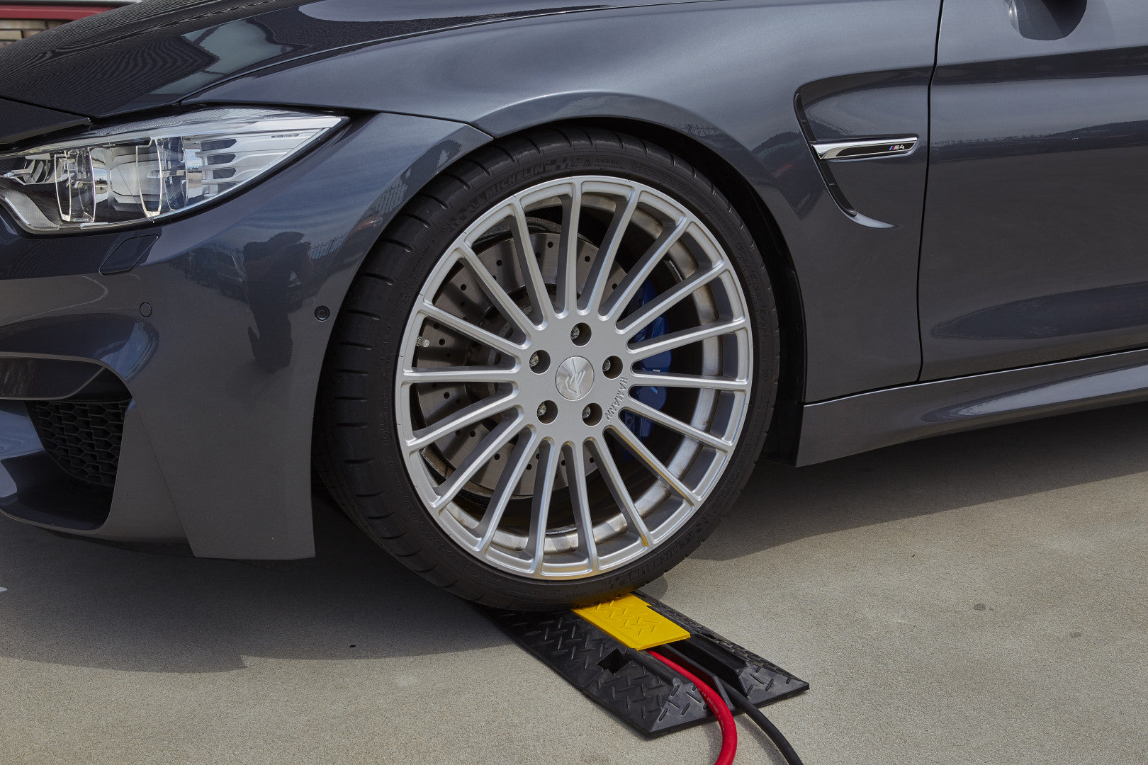 Рампа ограничителен праг на скорост с канал за електрически кабели, 100 см, HBM Machines Premium, Холандия - защита за ел. кабели