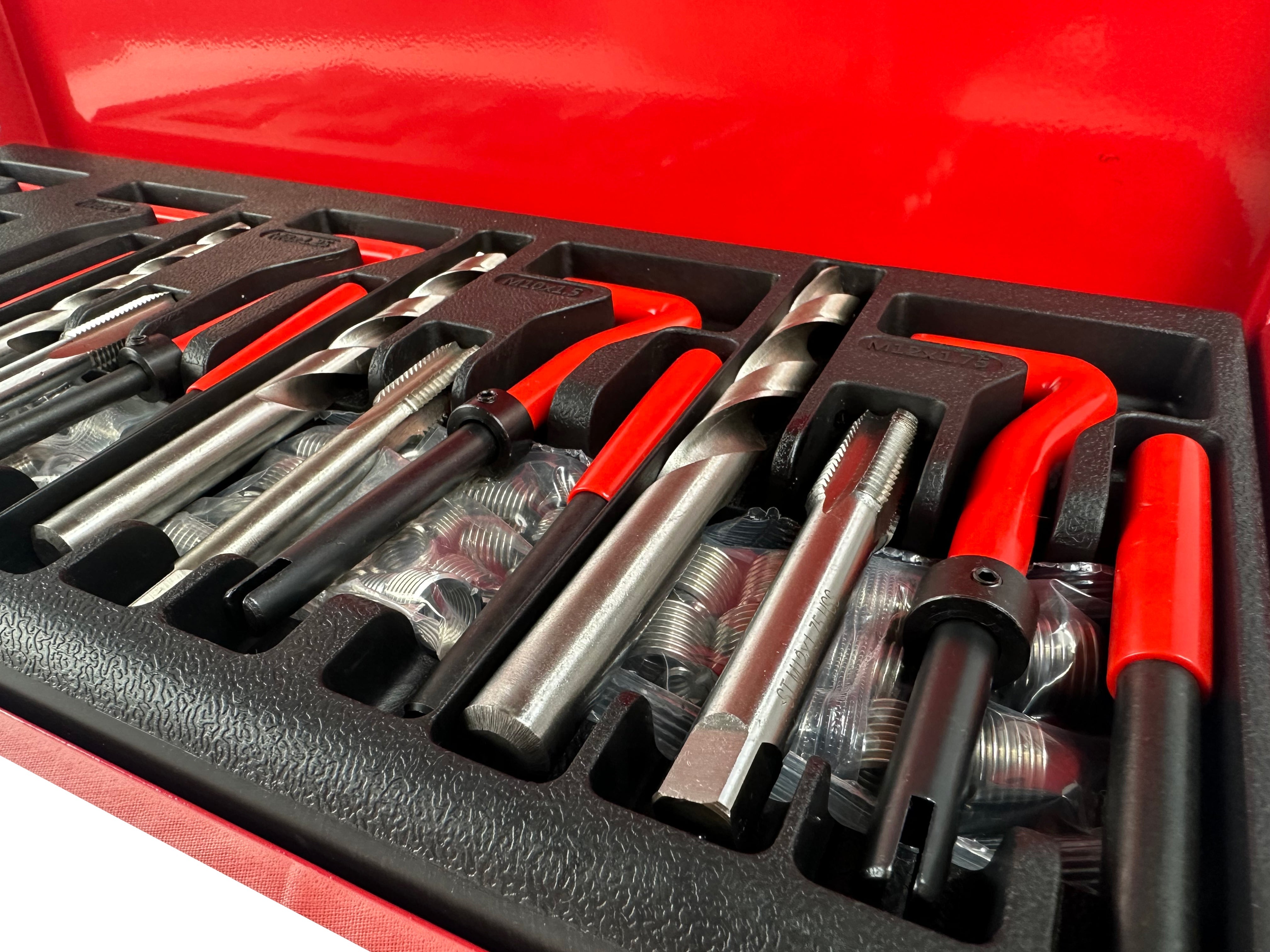 Комплект за възстановяване на резби M5 - M6 - M8 - M10 - M12 131 части GEBO TOOLS