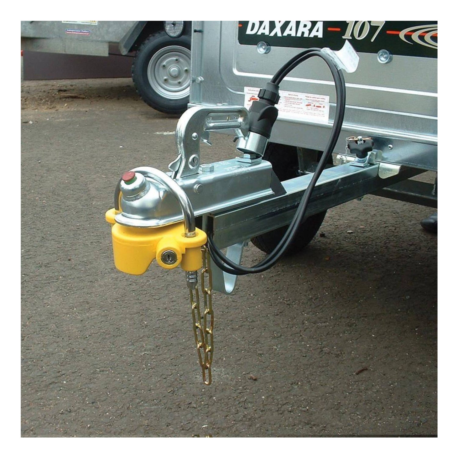 Устройство-катинар за ремарке