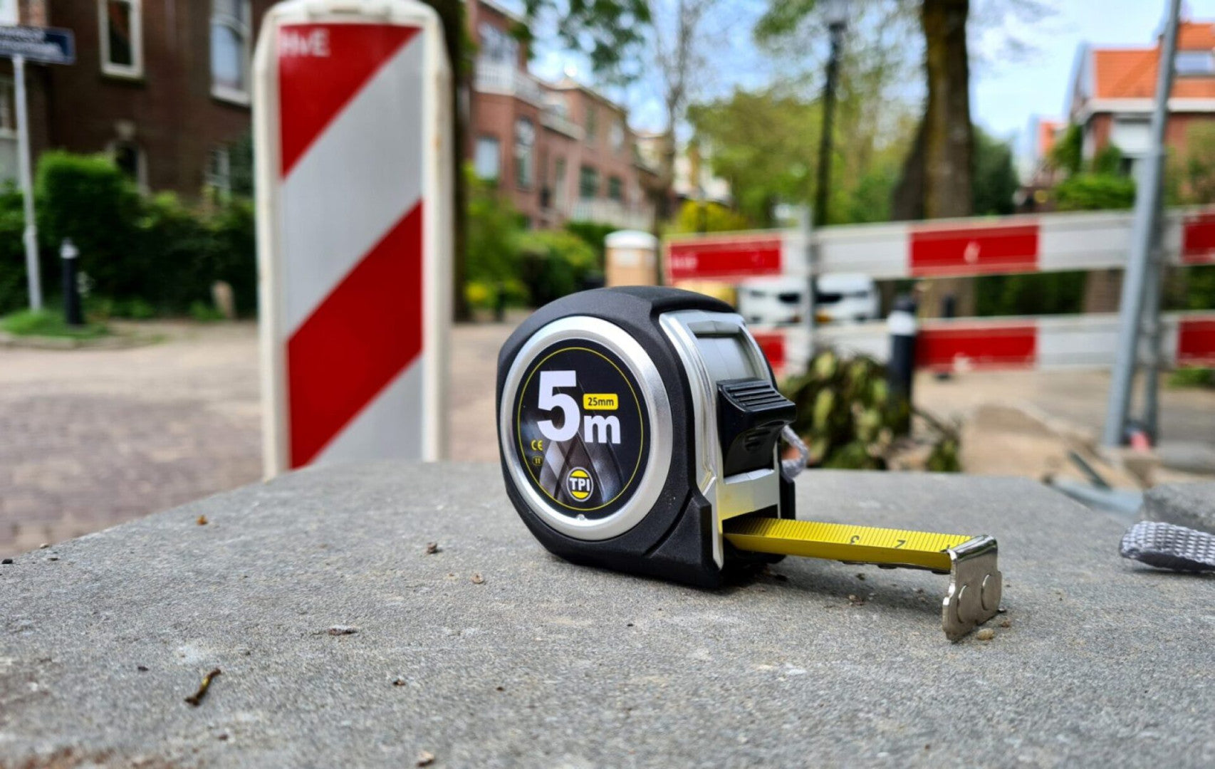 Професионална прибираща се ролетка за измерване 5 м НВМ