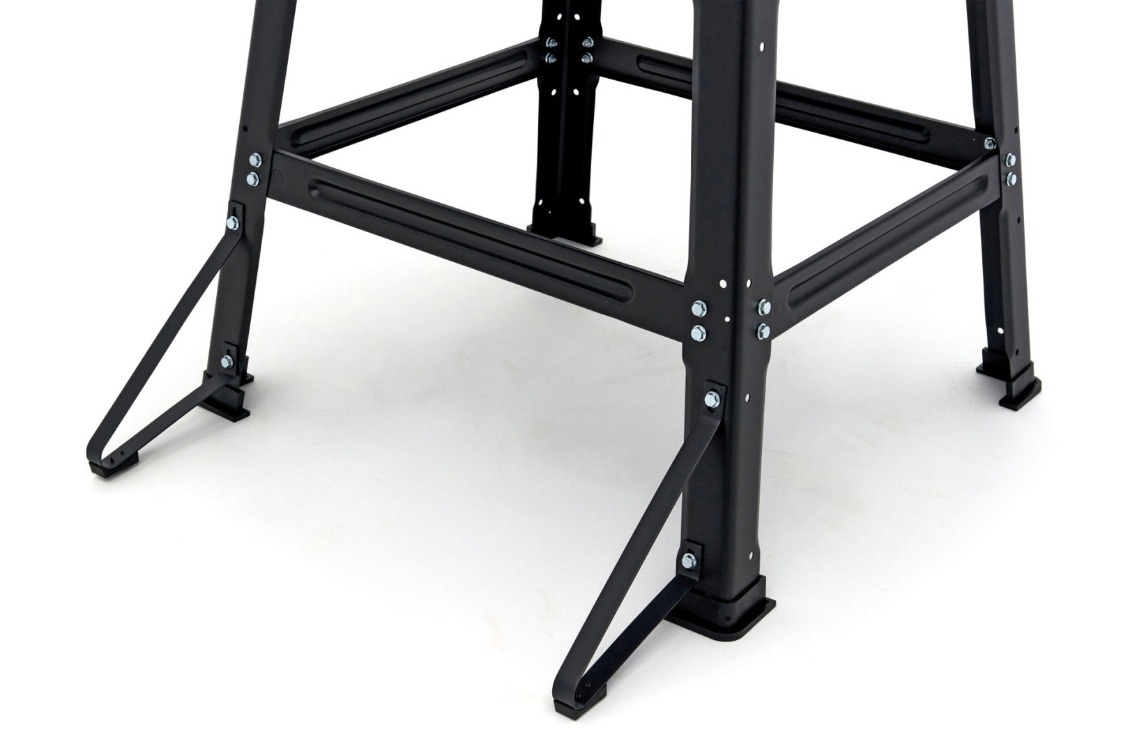 Циркулярен трион с маса 2000W 250 мм HBM