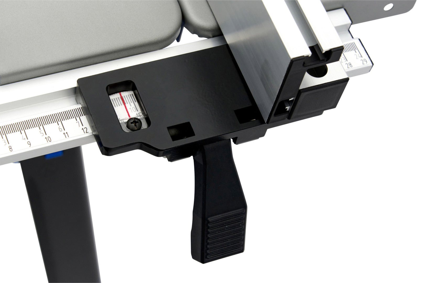 Циркулярен трион с маса 2000W 250 мм HBM