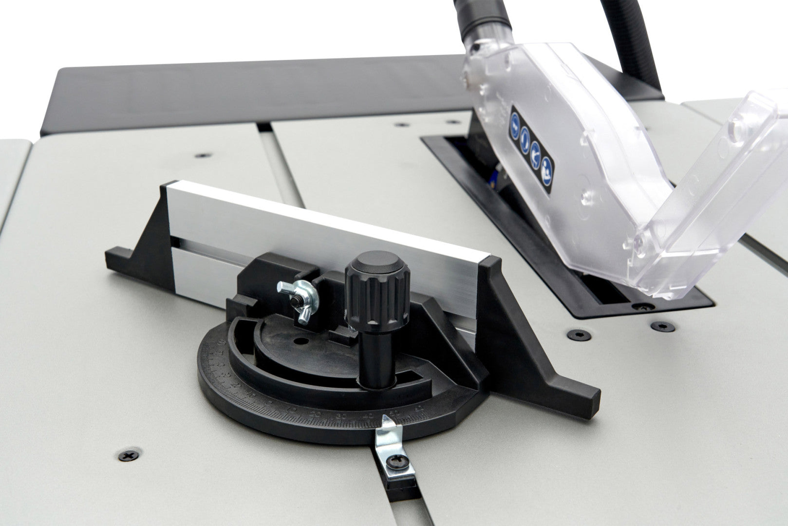 Циркулярен трион с маса 2000W 250 мм HBM