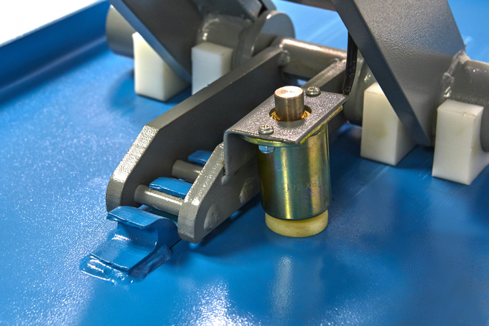 Подемник 220V тип ножица 3 т HBM + Безплатно масло