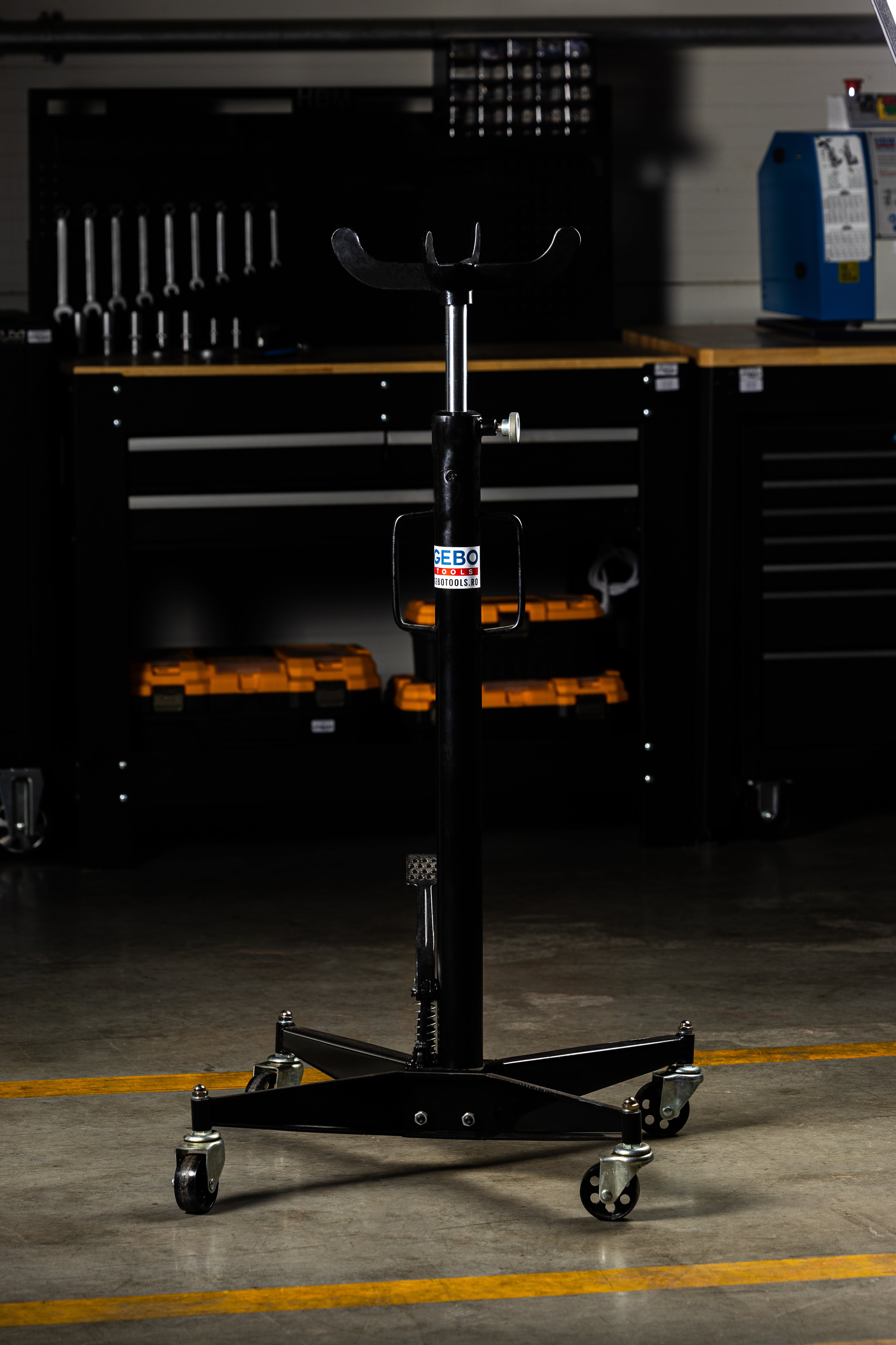 Мобилна хидравлична стойка за скоростни кутии и двигатели, 500кг