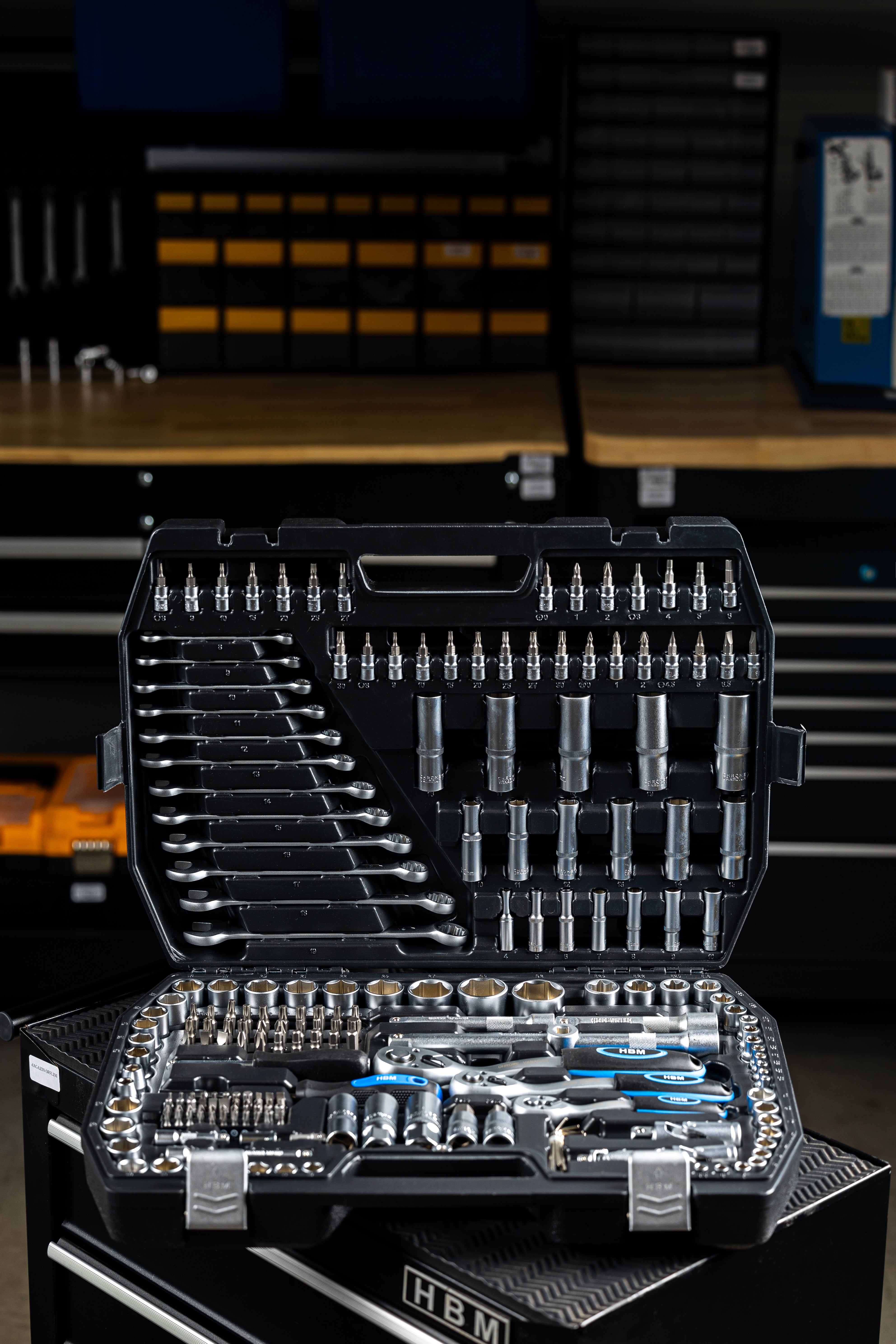 Комплект инструменти с вложки и тресчотки 1/2 3/8 1/4 216 части HBM