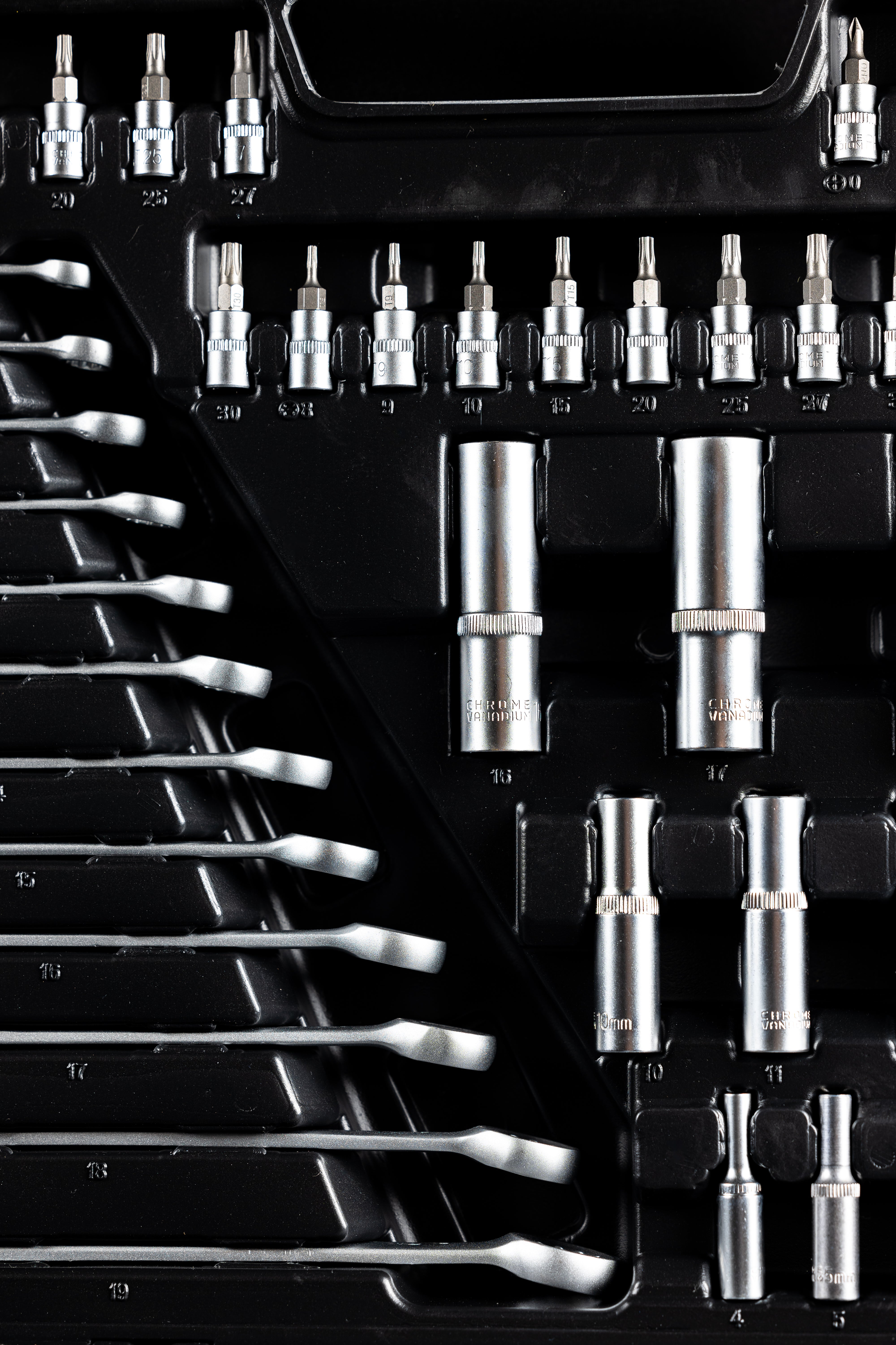 Комплект инструменти с вложки и тресчотки 1/2 3/8 1/4 216 части HBM