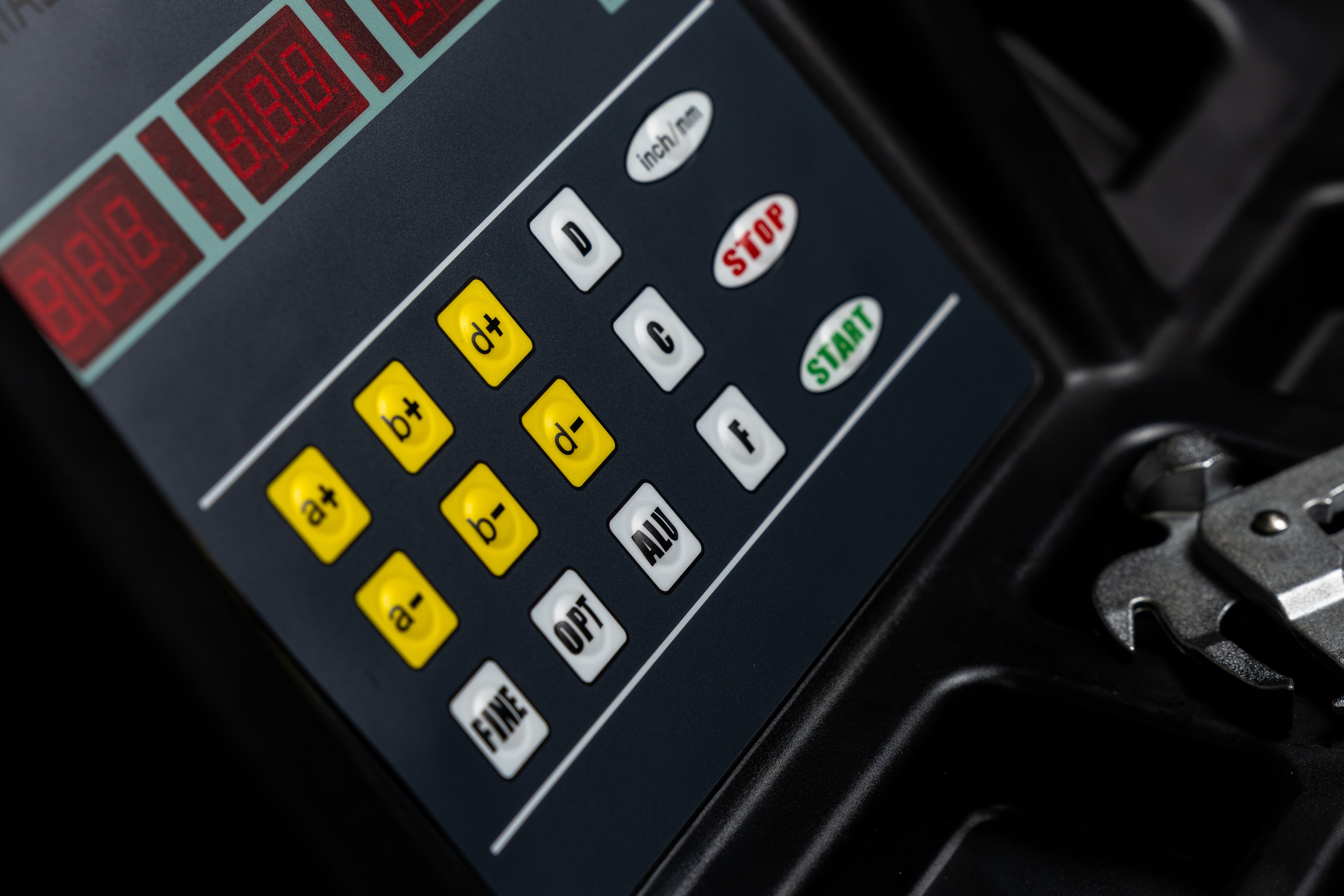 Баланс машина за гуми 24'' 220V