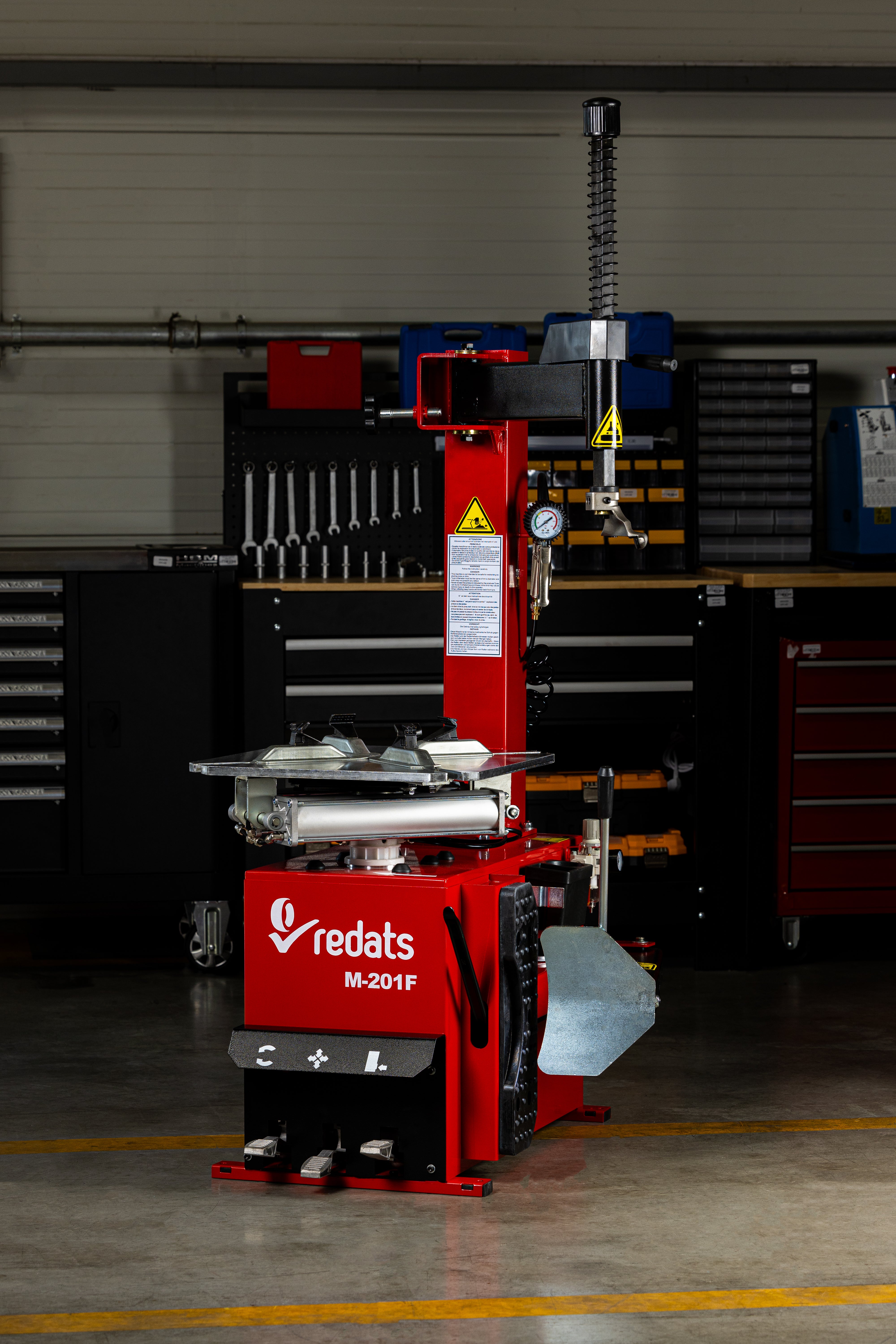 Машина за монтаж-демонтаж на гуми 24'' 230V