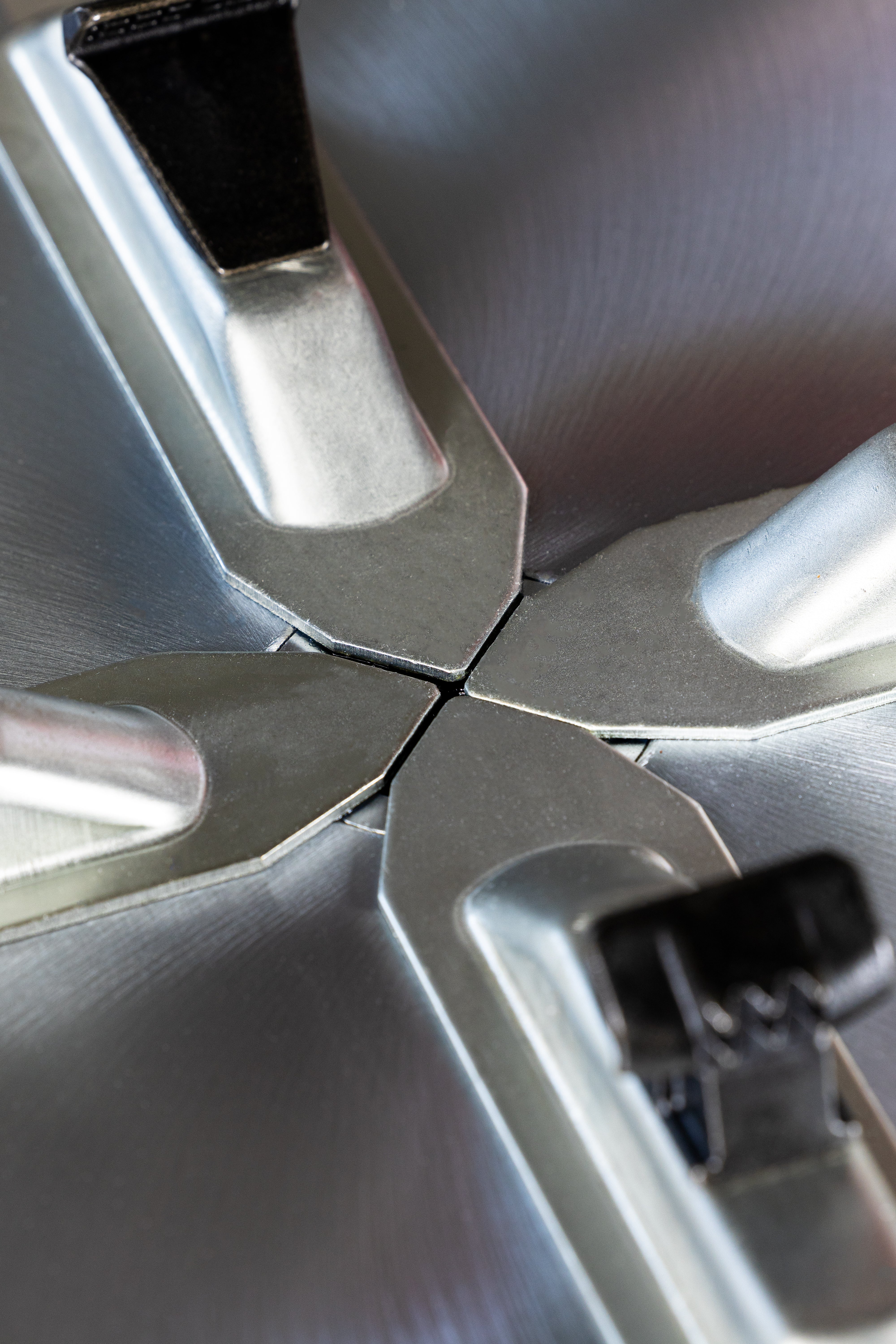 Машина за монтаж-демонтаж на гуми 24'' 230V