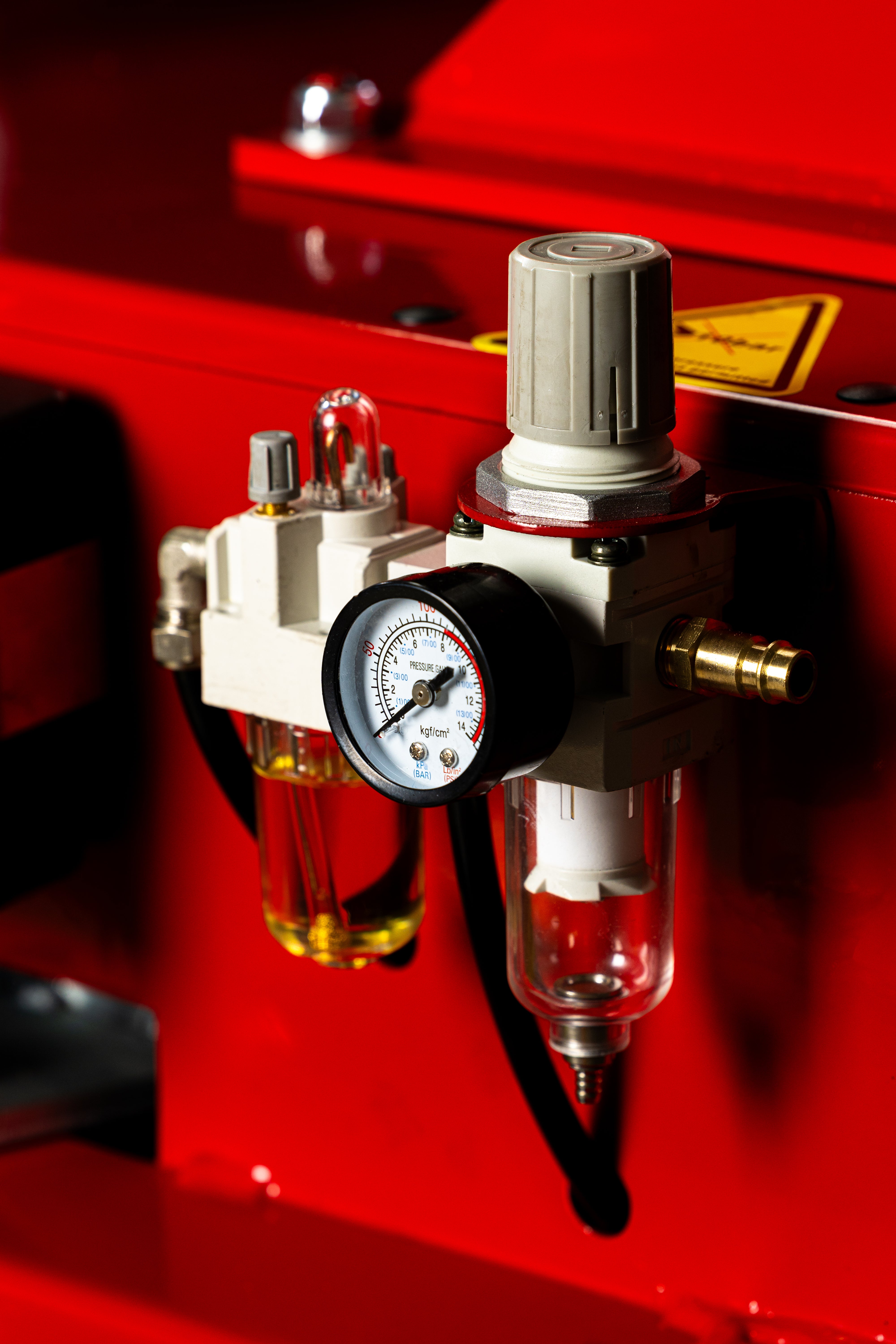 Машина за монтаж-демонтаж на гуми 24'' 230V