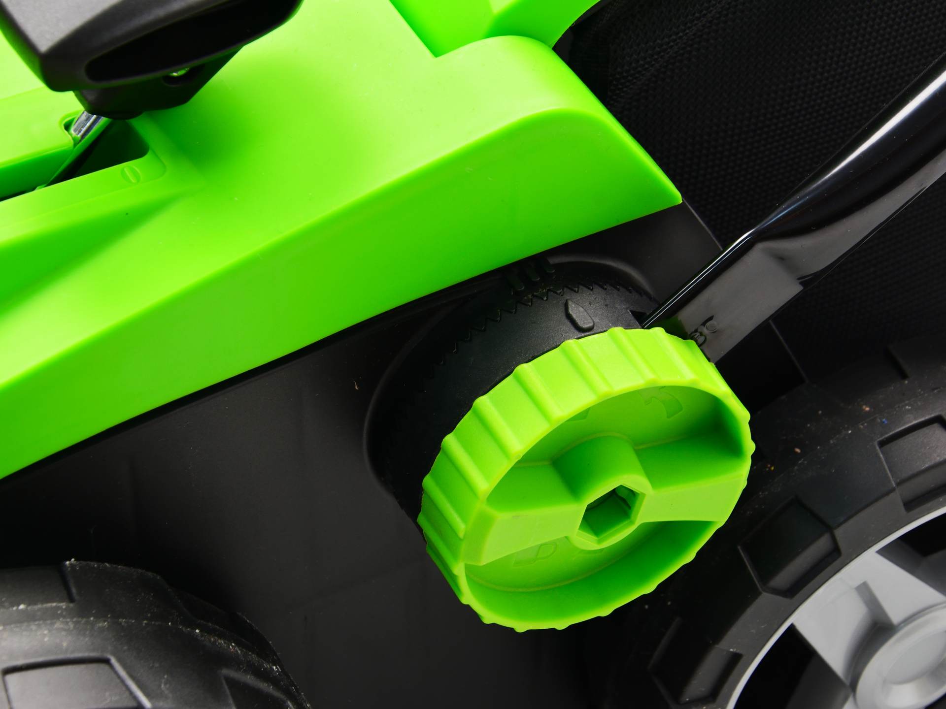 Електрически вертикулатор за трева 2 в 1, 230V, 45л.