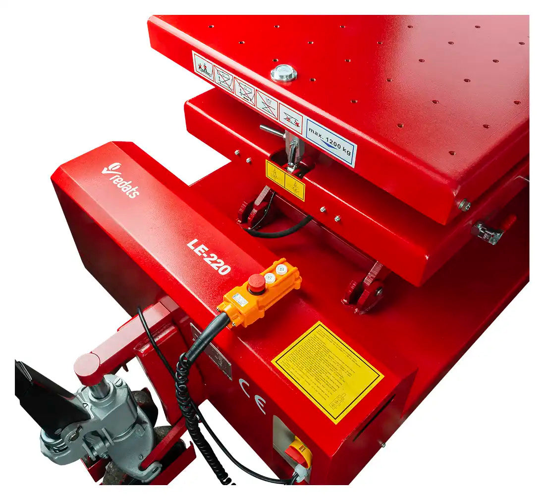 Хидравлична количка с маса за вдигане и сваляне на акумулатори за електрически коли 1200 кг LE-220 REDATS