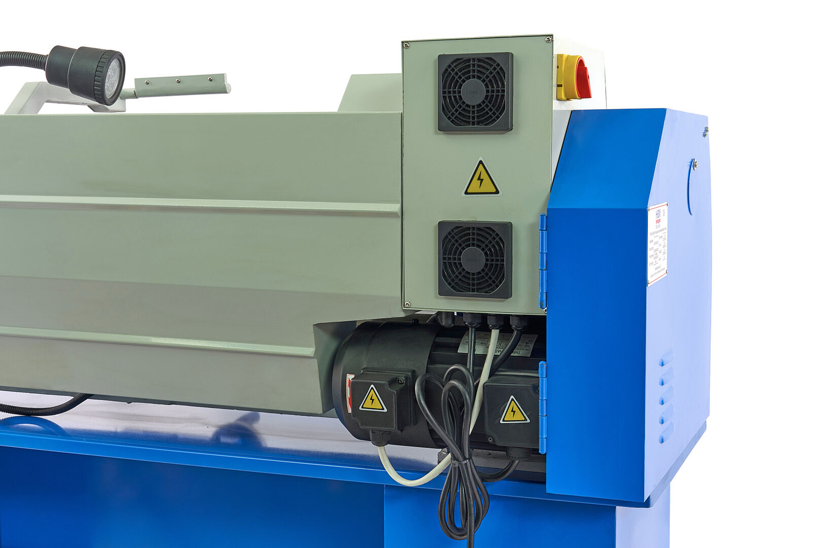 Професионален метален струг HBM 320 х 900