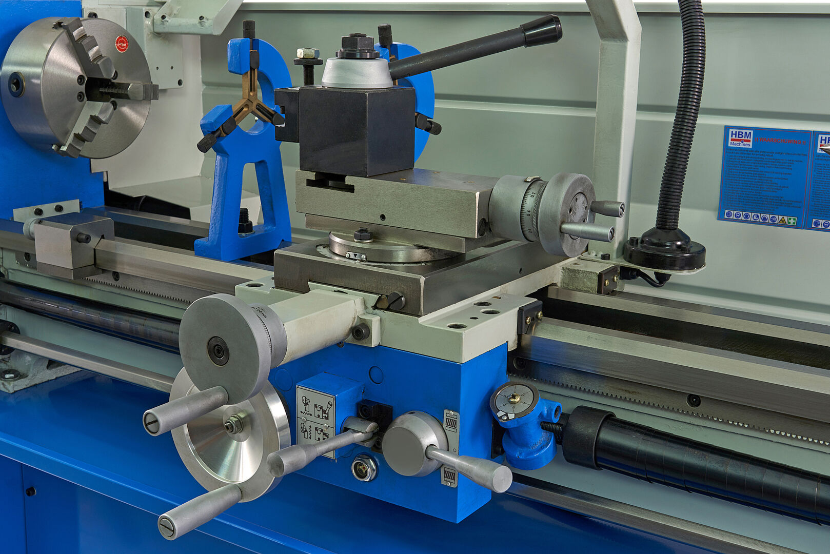 Професионален метален струг HBM 320 х 900