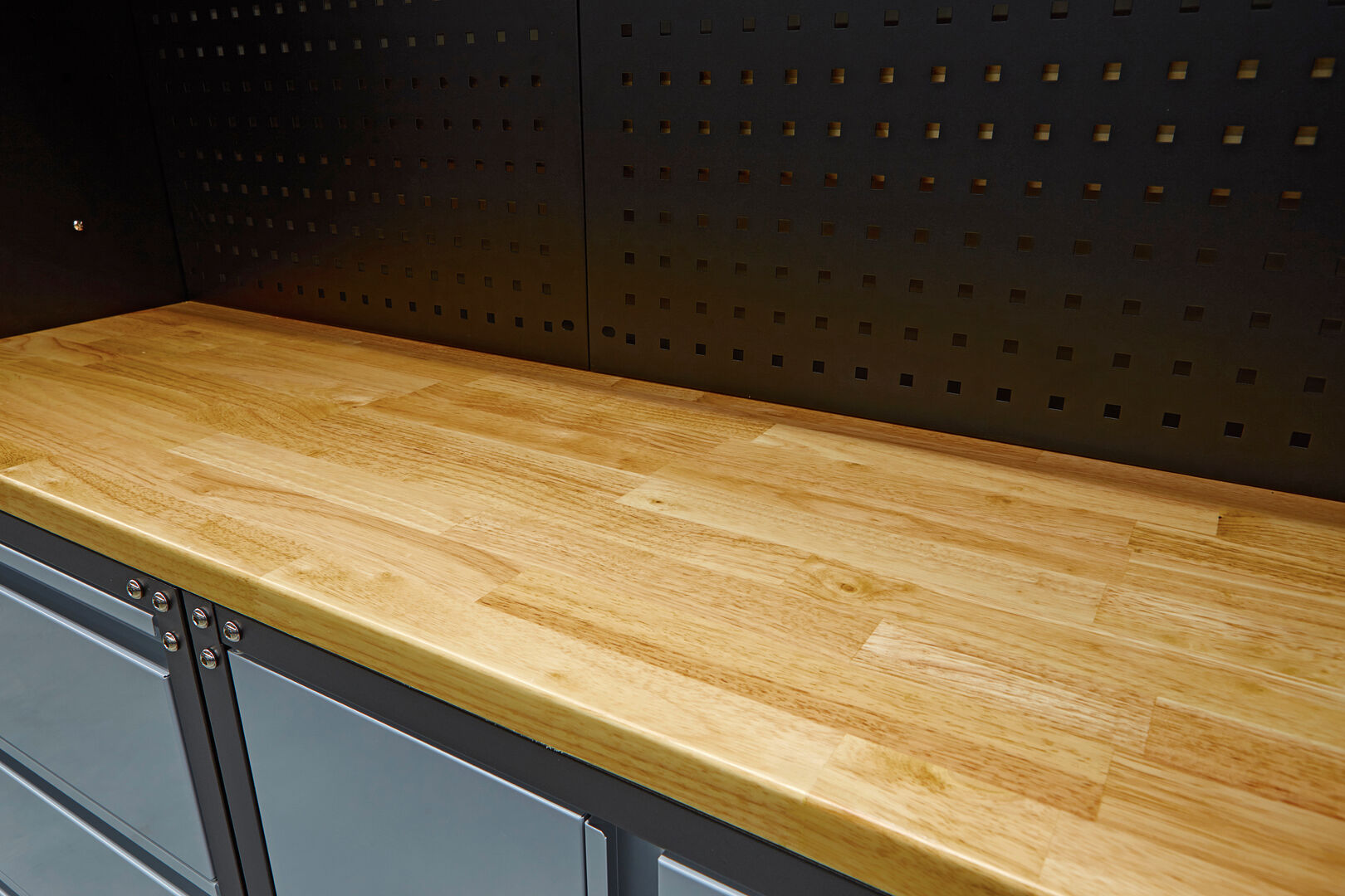 Комплект метални шкафове за сервиз, 9 бр.