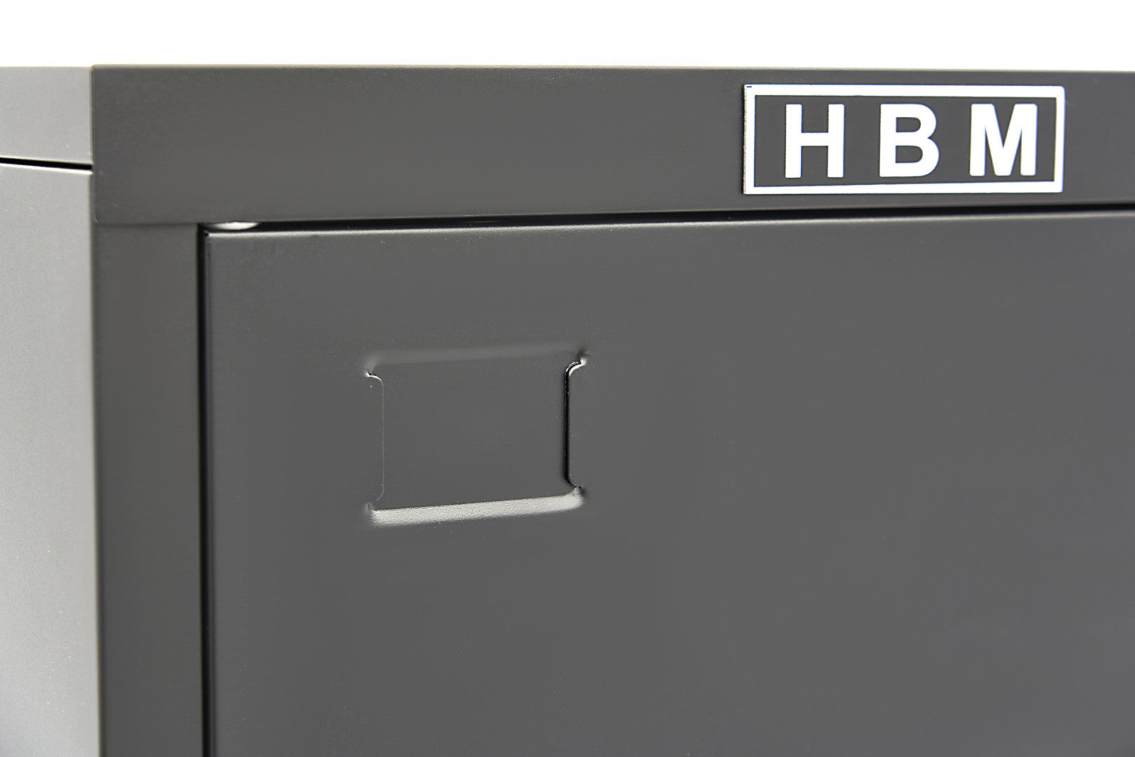 Черно метално шкафче HBM