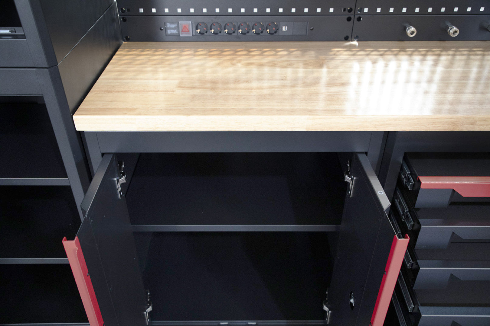 Комплект метална модулна мебел за сервиз 10 части черна/червена HBM