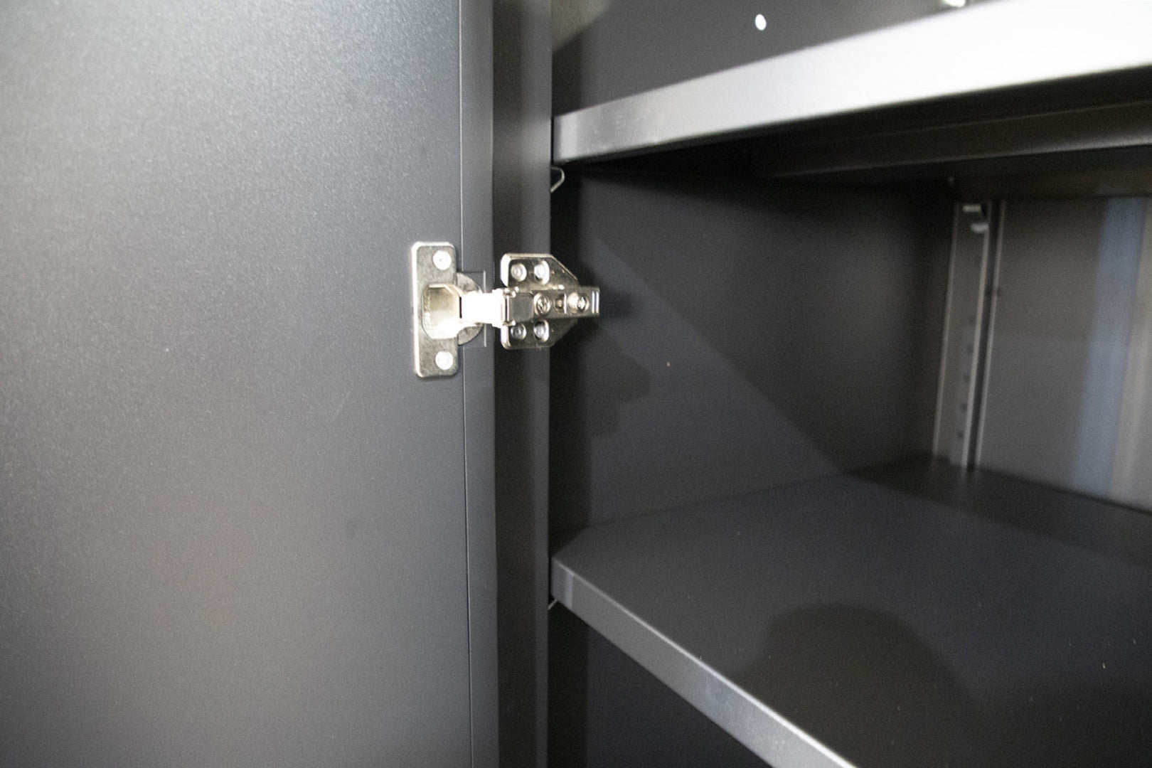 Комплект метална модулна мебел за сервиз 10 части черна/червена HBM