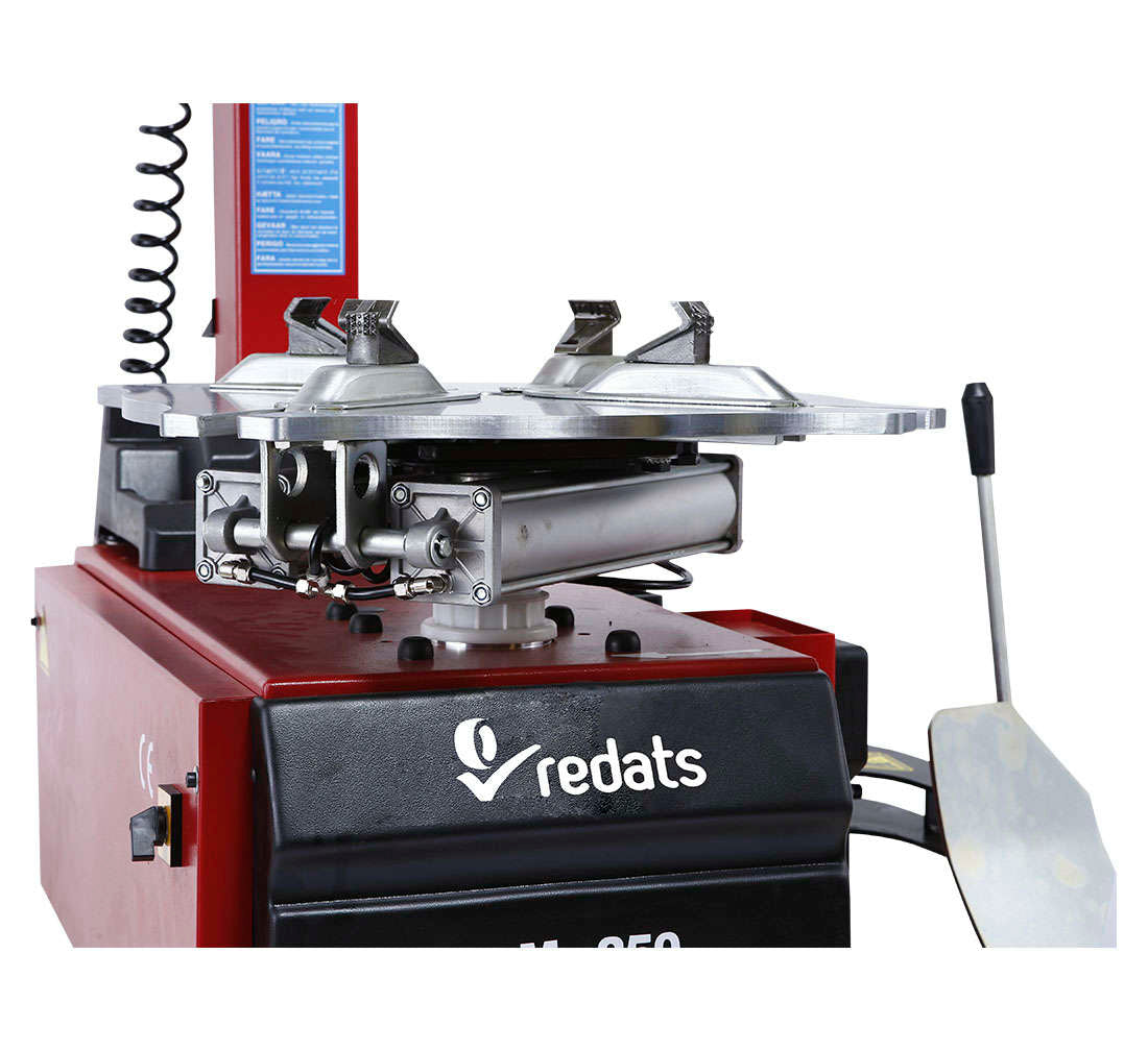 Машина за смяна на гуми, с автоматично рамо 26" Redats