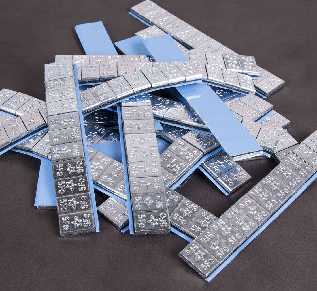 Лепящи тежести за баланс 5 гр - 400 ленти - 12 броя/лента (25кг)