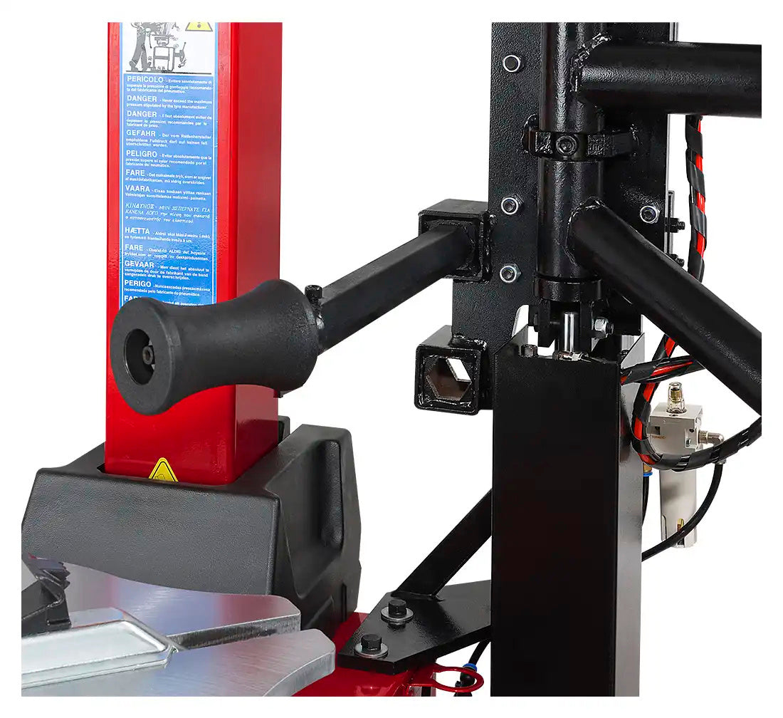 Машина за монтаж-демонтаж на гуми с автоматично рамо RUNFLAT 24” 220V REDATS