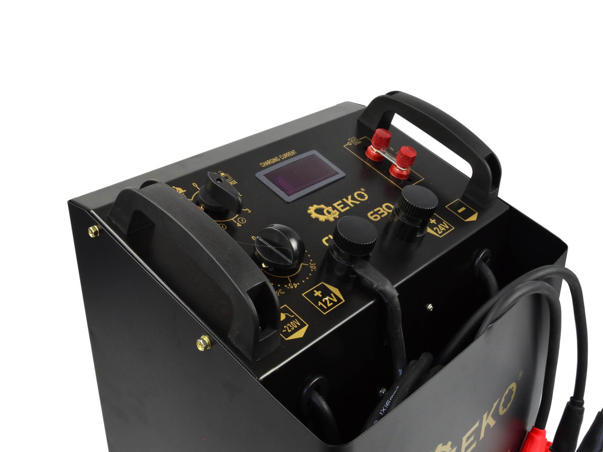 Робот за стартиране на автомобилен акумулатор 550A CLASS 630