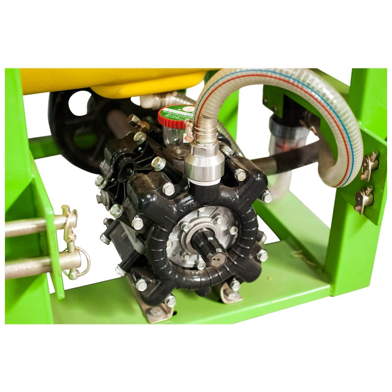 Разпръсквач на торове FLS600 от неръждаема стомана с управление в кабината и включен карданен вал