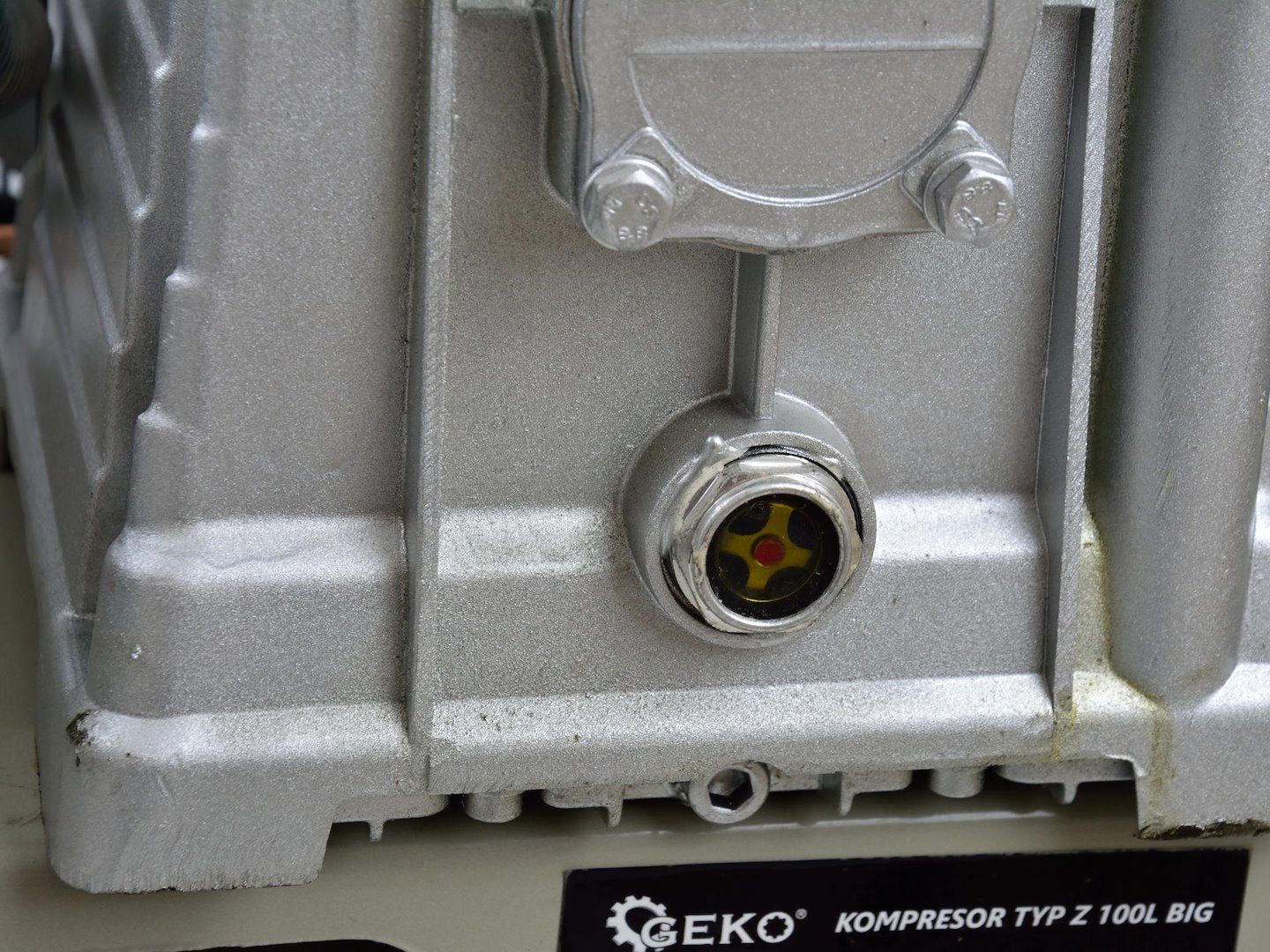 Въздушен компресор 100 л 420 л/мин. 220V GEKO