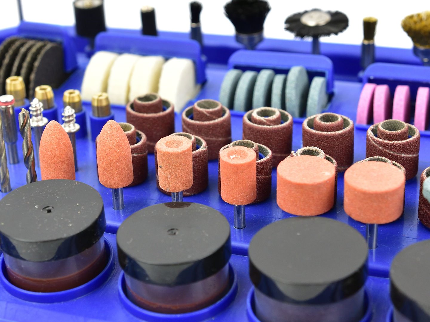 Комплект мини шлифовъчна машина с аксесоари 222 части 220V GEKO