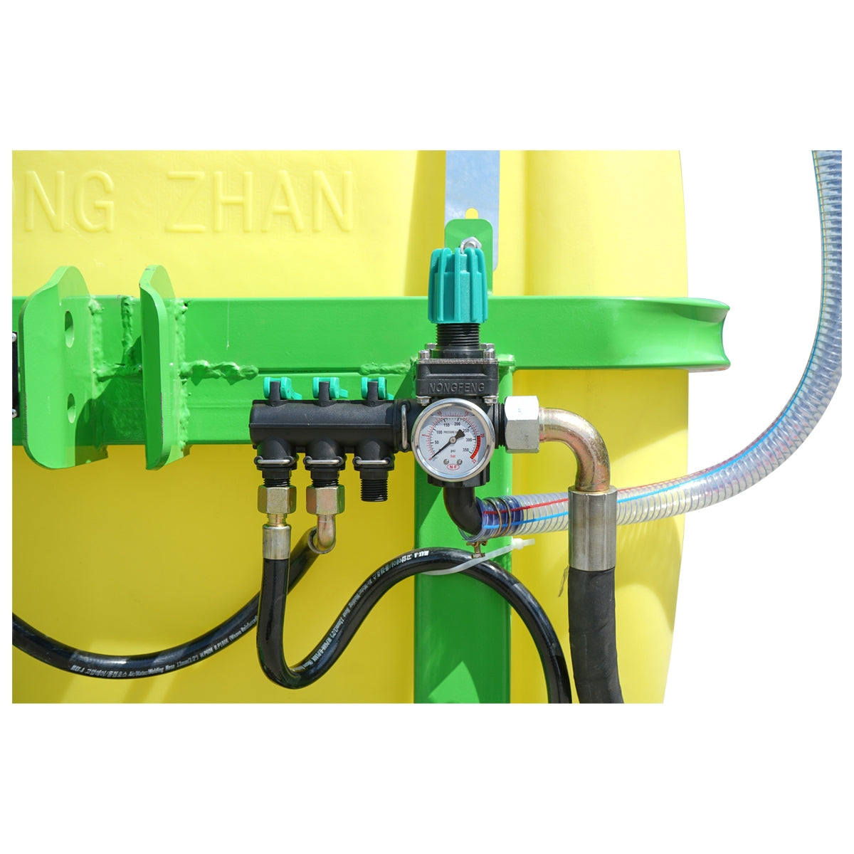 Пулверизатор с капацитет на резервоара 400л 12 медни дюзи и кардан включени Baisan